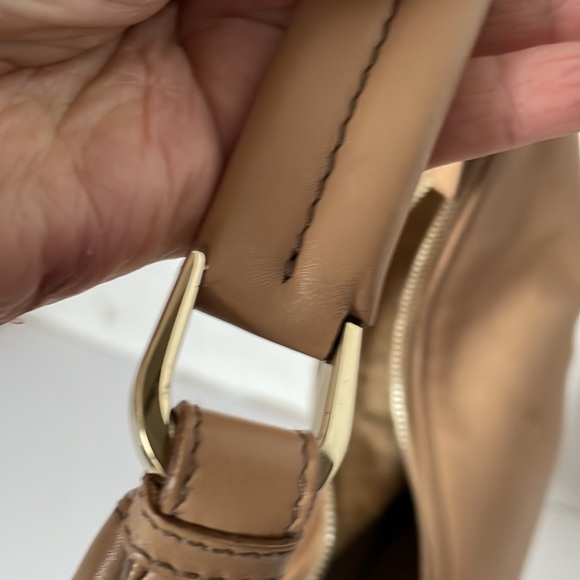 Authentic Gucci Leather Bag. - Picture 12 of 16